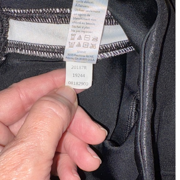 Spanx Faux Leather Leggings with Side Stripes size M Excellent condition! - Picture 5 of 7